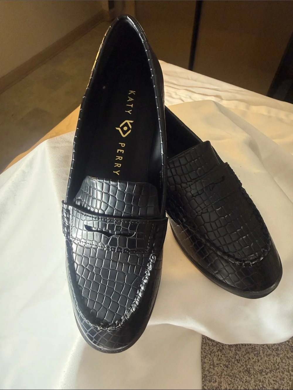 Katy Perry Collections Men’s Black Croc-Embossed Penny Loafers